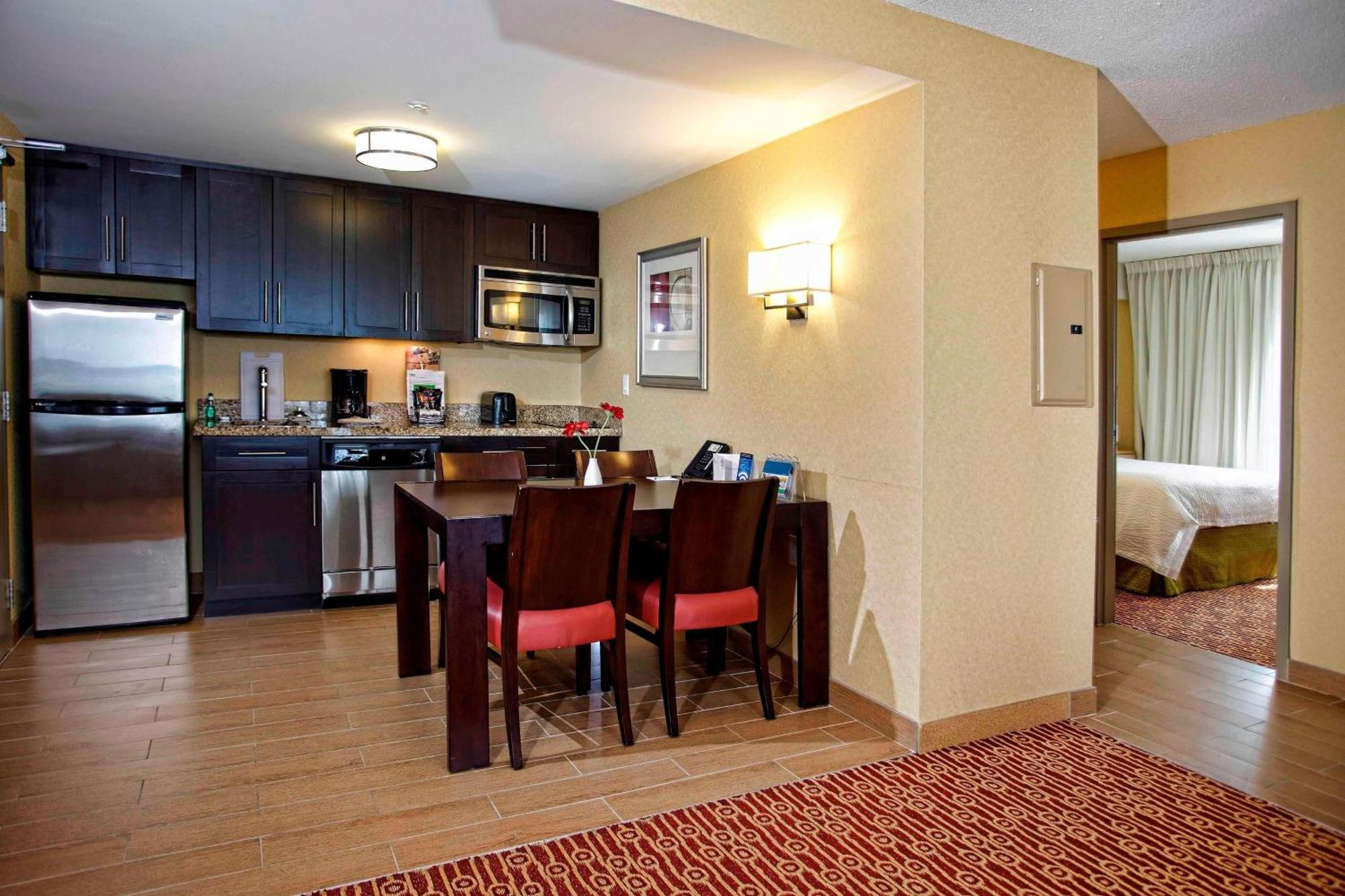 Towneplace Suites By Marriott Sudbury Exteriör bild
