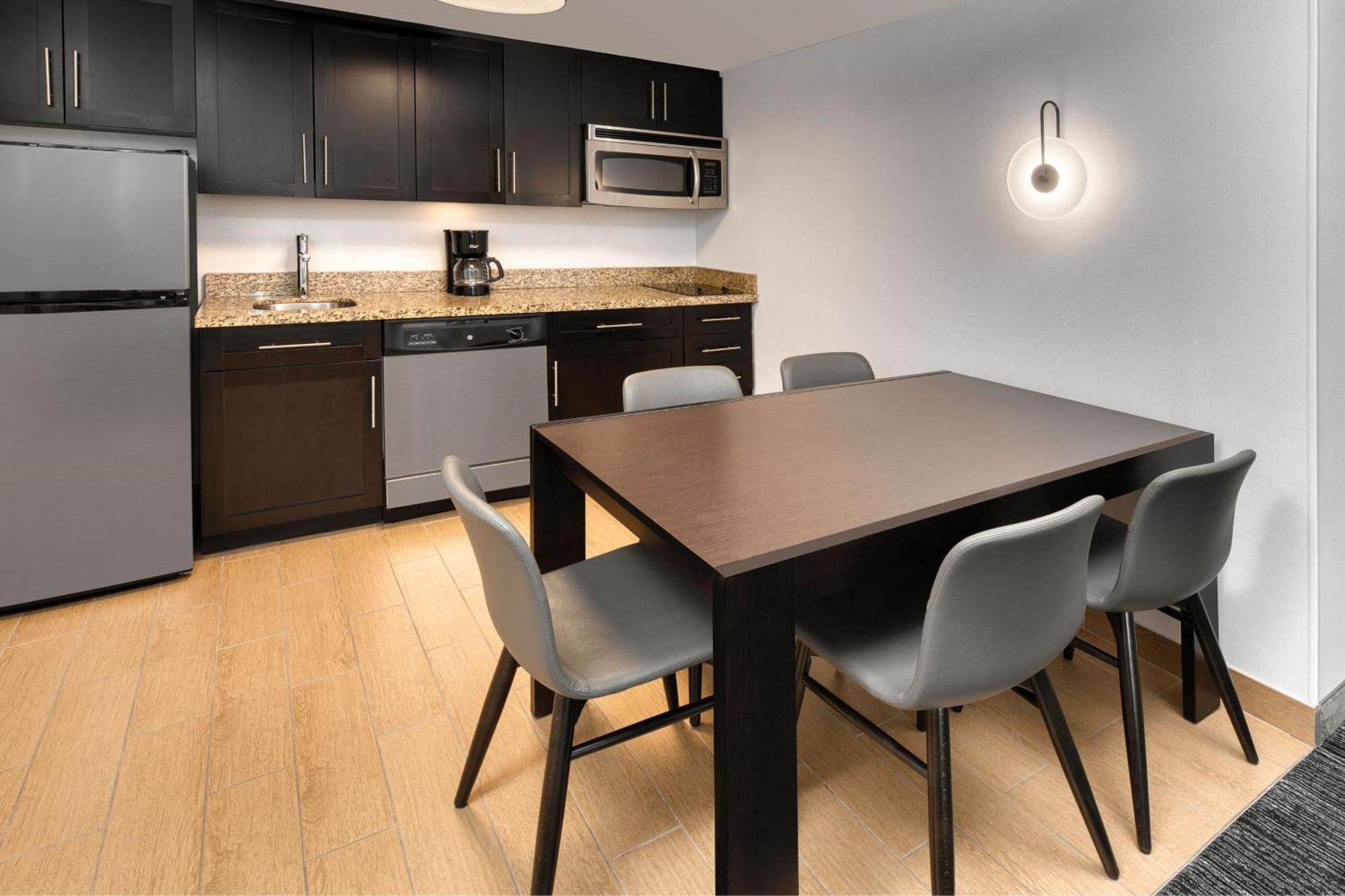 Towneplace Suites By Marriott Sudbury Exteriör bild